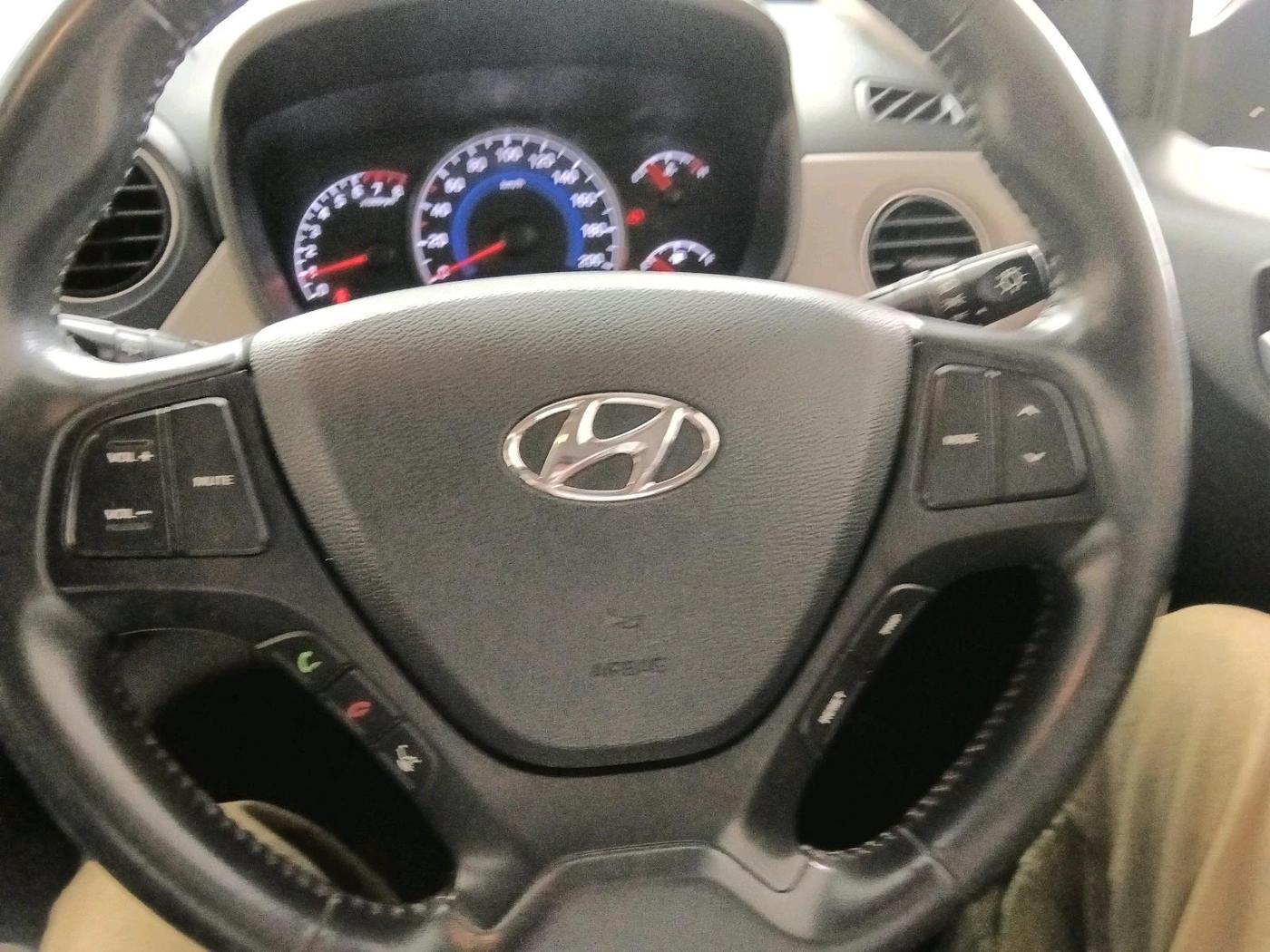 2017 Hyundai Grand i10 ASTA 1.2 KAPPA VTVT, Petrol, Manual, 82,692 km, interior