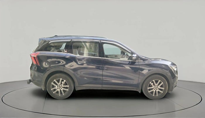 2022 Mahindra XUV700 AX 7 P AT 7 STR, Petrol, Automatic, 67,000 km, exterior