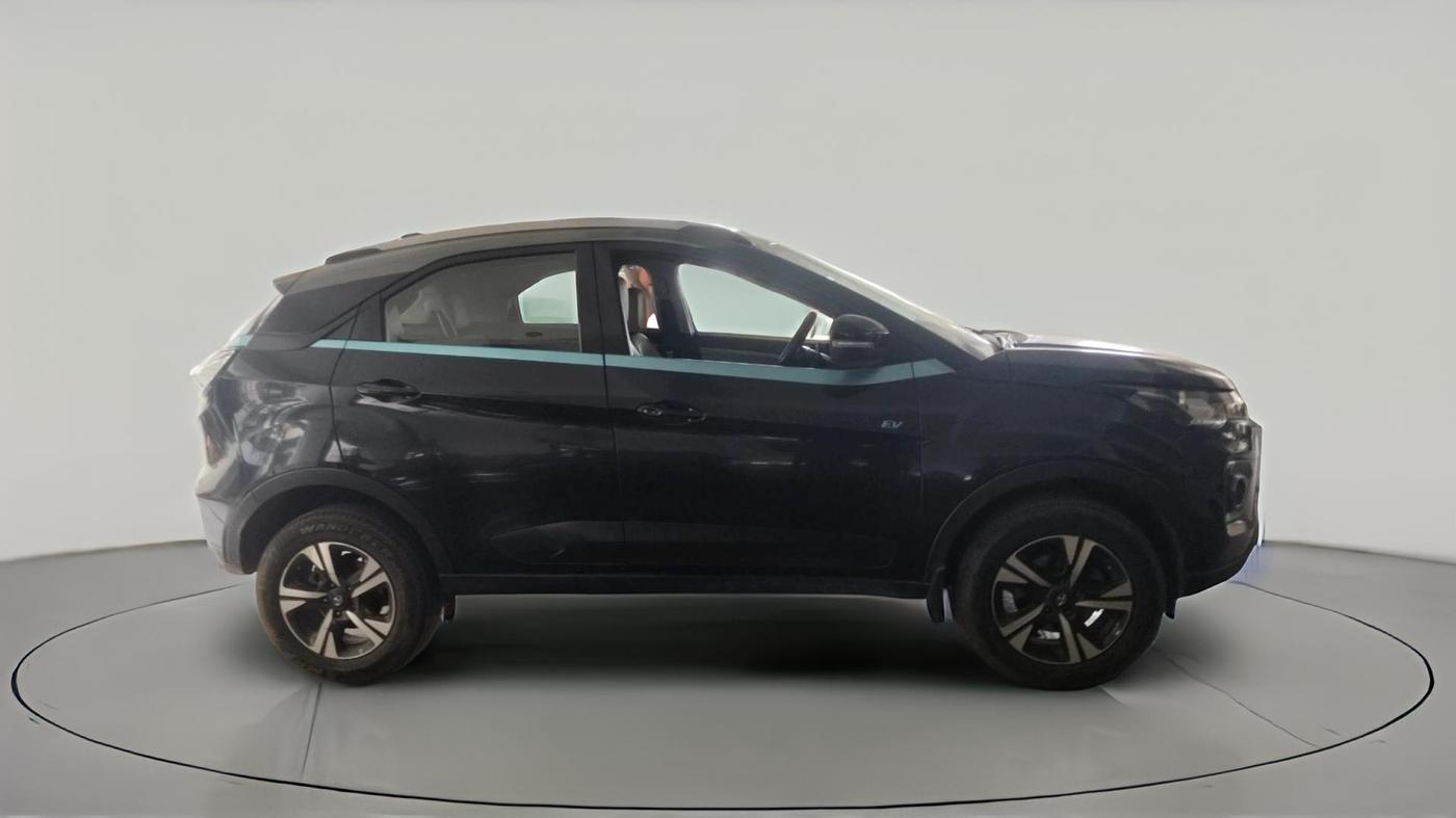 2022 Tata NEXON EV XZ PLUS LUX, Electric, Automatic, 1,07,290 km, exterior