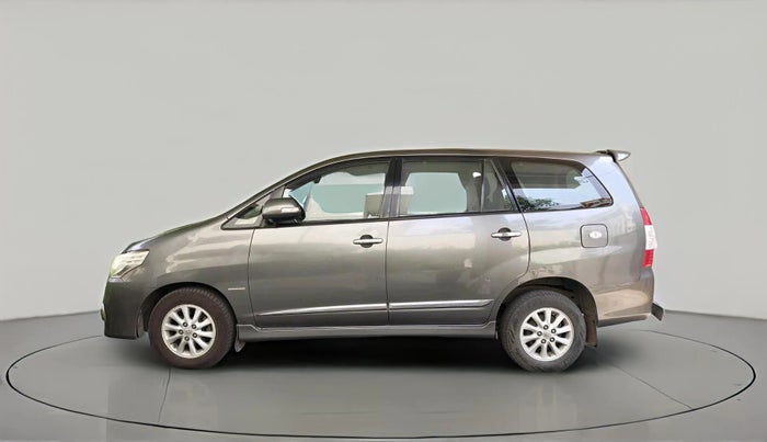2014 Toyota Innova 2.5 VX 7 STR, Diesel, Manual, 1,94,161 km, exterior