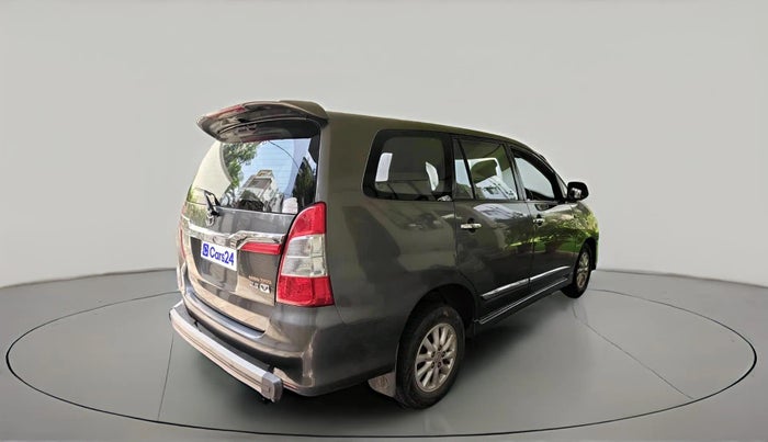 2014 Toyota Innova 2.5 VX 7 STR, Diesel, Manual, 1,94,161 km, exterior