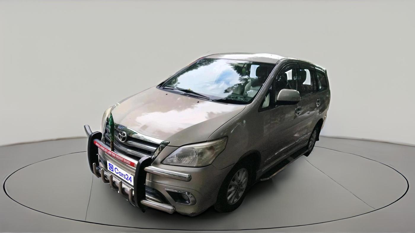 2014 Toyota Innova 2.5 ZX 7 STR, Diesel, Manual, 2,25,556 km, exterior