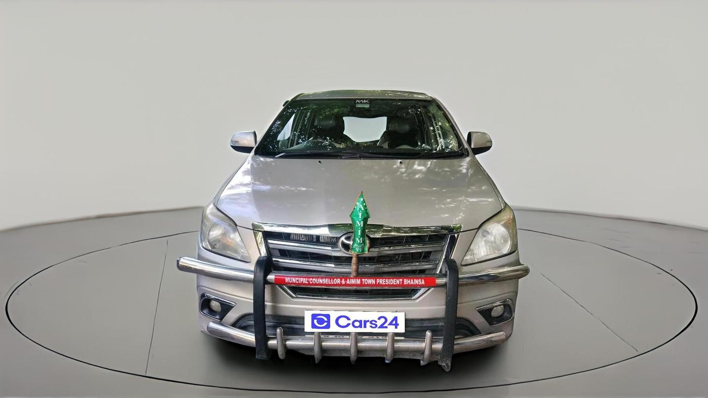 2014 Toyota Innova 2.5 ZX 7 STR, Diesel, Manual, 2,25,556 km, exterior