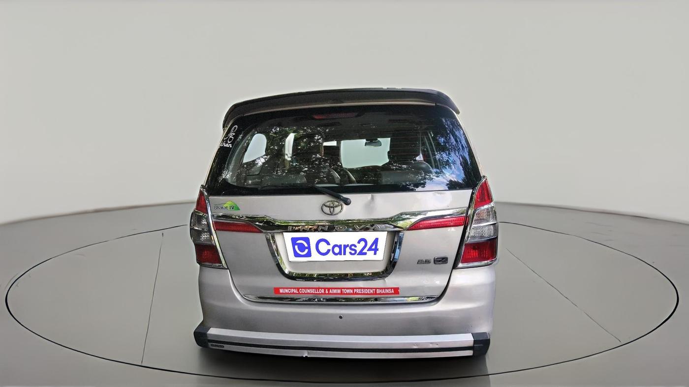 2014 Toyota Innova 2.5 ZX 7 STR, Diesel, Manual, 2,25,556 km, exterior