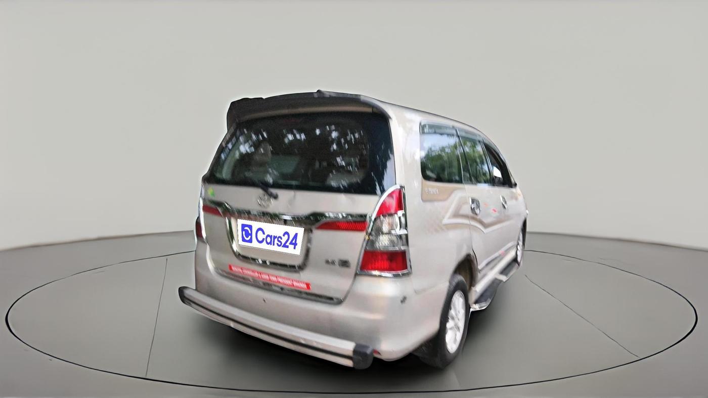 2014 Toyota Innova 2.5 ZX 7 STR, Diesel, Manual, 2,25,556 km, exterior