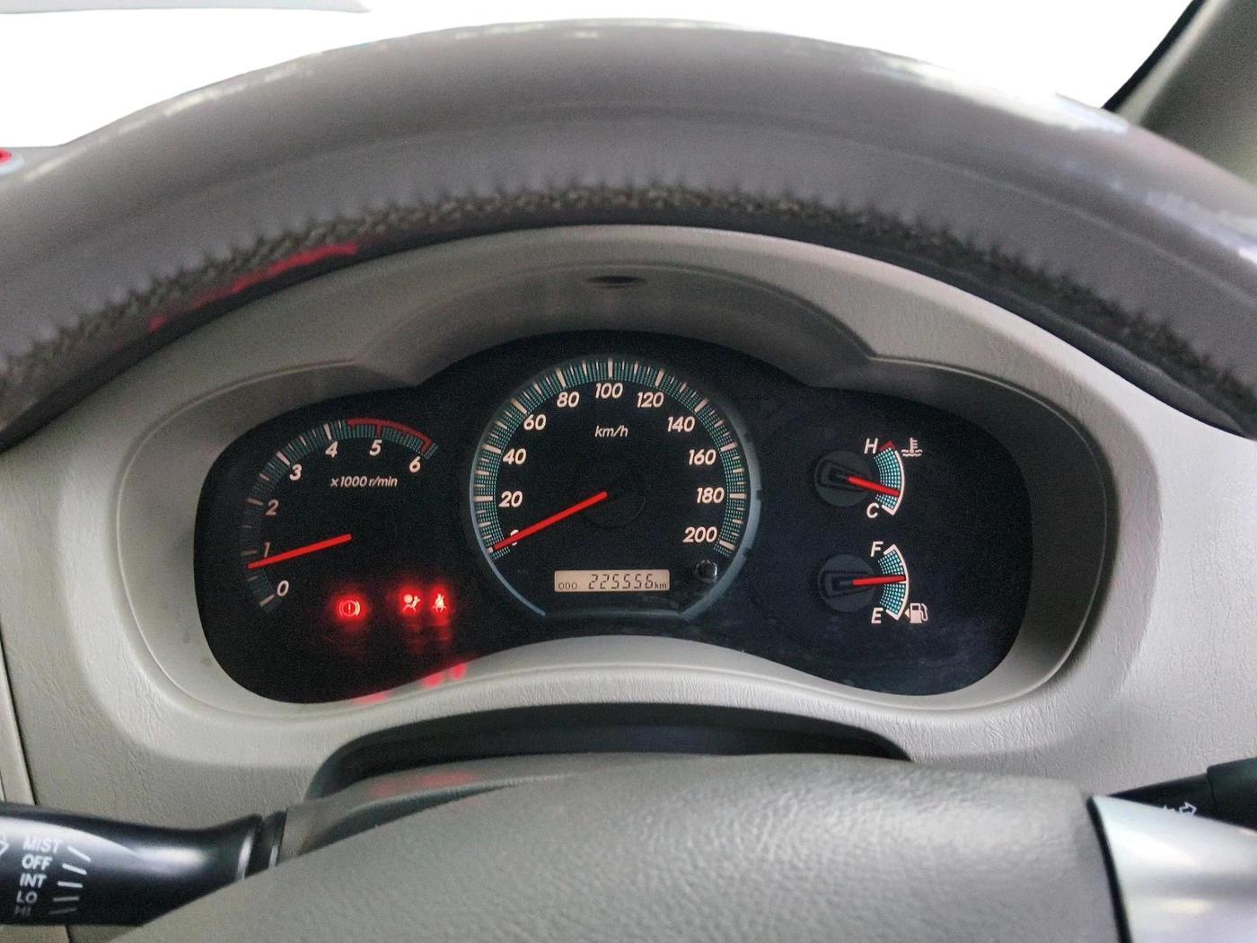 2014 Toyota Innova 2.5 ZX 7 STR, Diesel, Manual, 2,25,556 km, interior