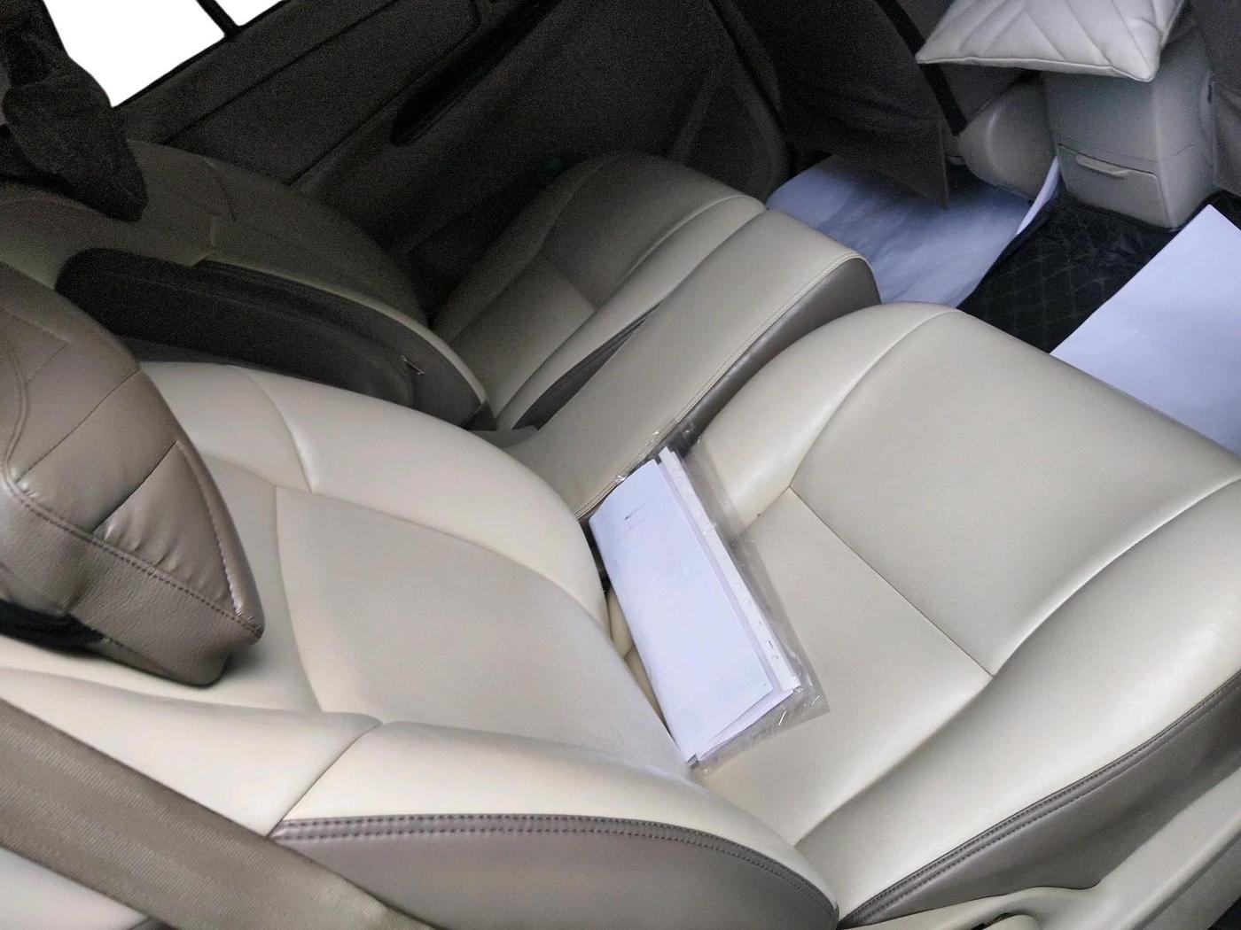 2014 Toyota Innova 2.5 ZX 7 STR, Diesel, Manual, 2,25,556 km, interior