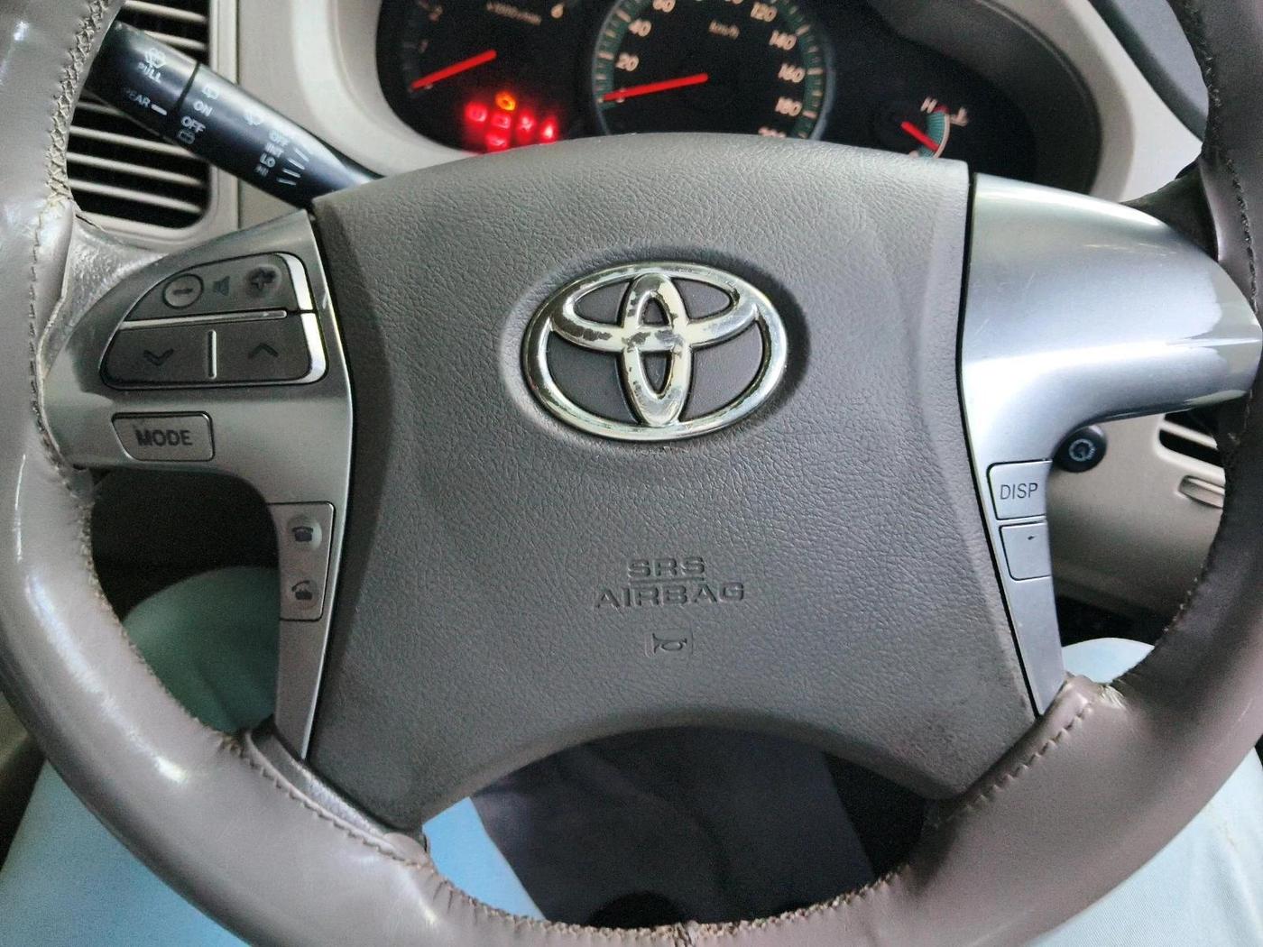 2014 Toyota Innova 2.5 ZX 7 STR, Diesel, Manual, 2,25,556 km, interior
