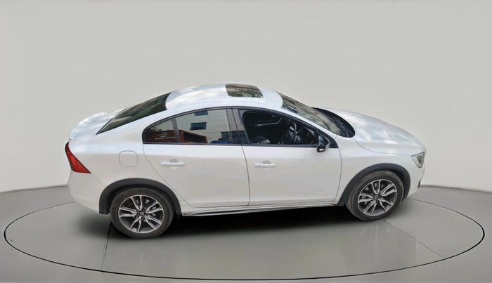 2018 Volvo S60 CROSS COUNTRY INSCRIPTION, Diesel, Automatic, 1,11,937 km, exterior