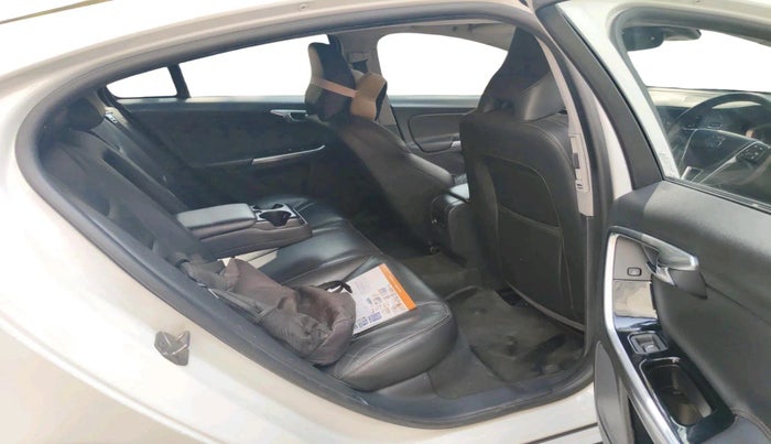 2018 Volvo S60 CROSS COUNTRY INSCRIPTION, Diesel, Automatic, 1,11,937 km, interior