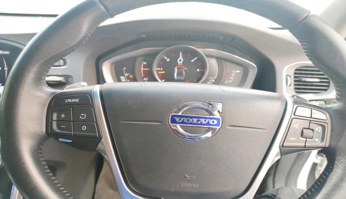 2018 Volvo S60 CROSS COUNTRY INSCRIPTION, Diesel, Automatic, 1,11,937 km, interior