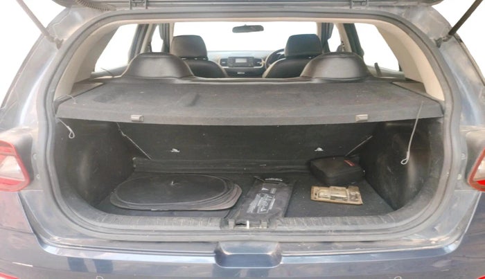 2019 Hyundai VENUE S 1.2, Petrol, Manual, 64,397 km, exterior