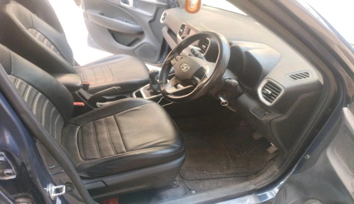 2019 Hyundai VENUE S 1.2, Petrol, Manual, 64,397 km, interior