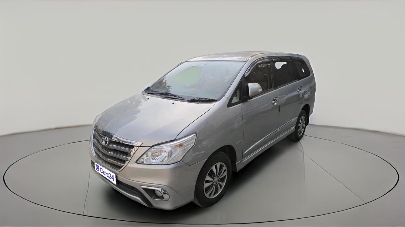 2015 Toyota Innova 2.5 VX 8 STR, Diesel, Manual, 3,43,102 km, exterior