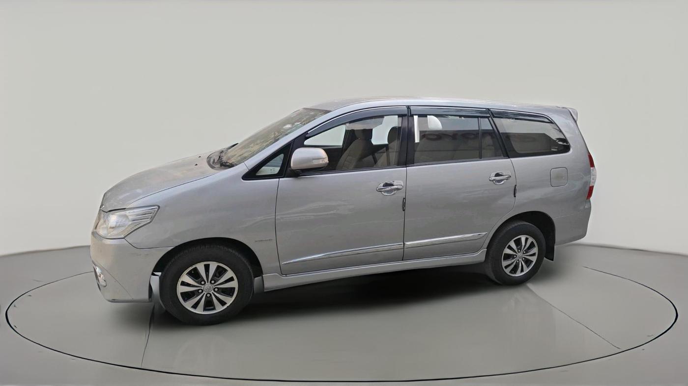 2015 Toyota Innova 2.5 VX 8 STR, Diesel, Manual, 3,43,102 km, exterior