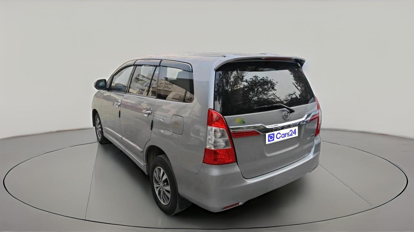 2015 Toyota Innova 2.5 VX 8 STR, Diesel, Manual, 3,43,102 km, exterior