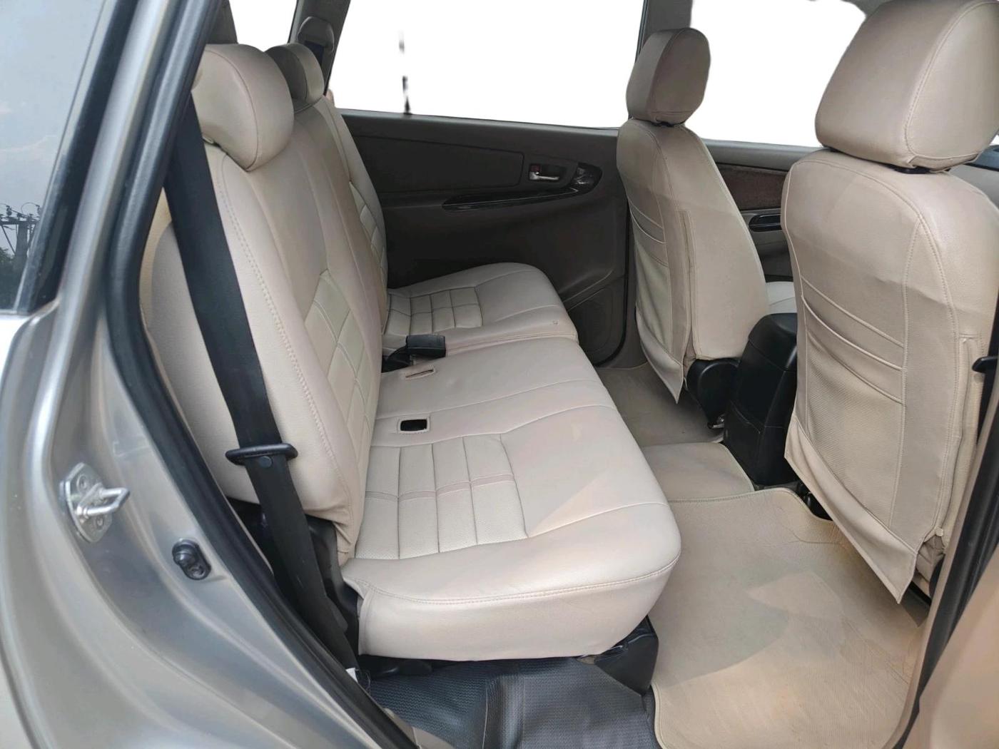 2015 Toyota Innova 2.5 VX 8 STR, Diesel, Manual, 3,43,102 km, interior