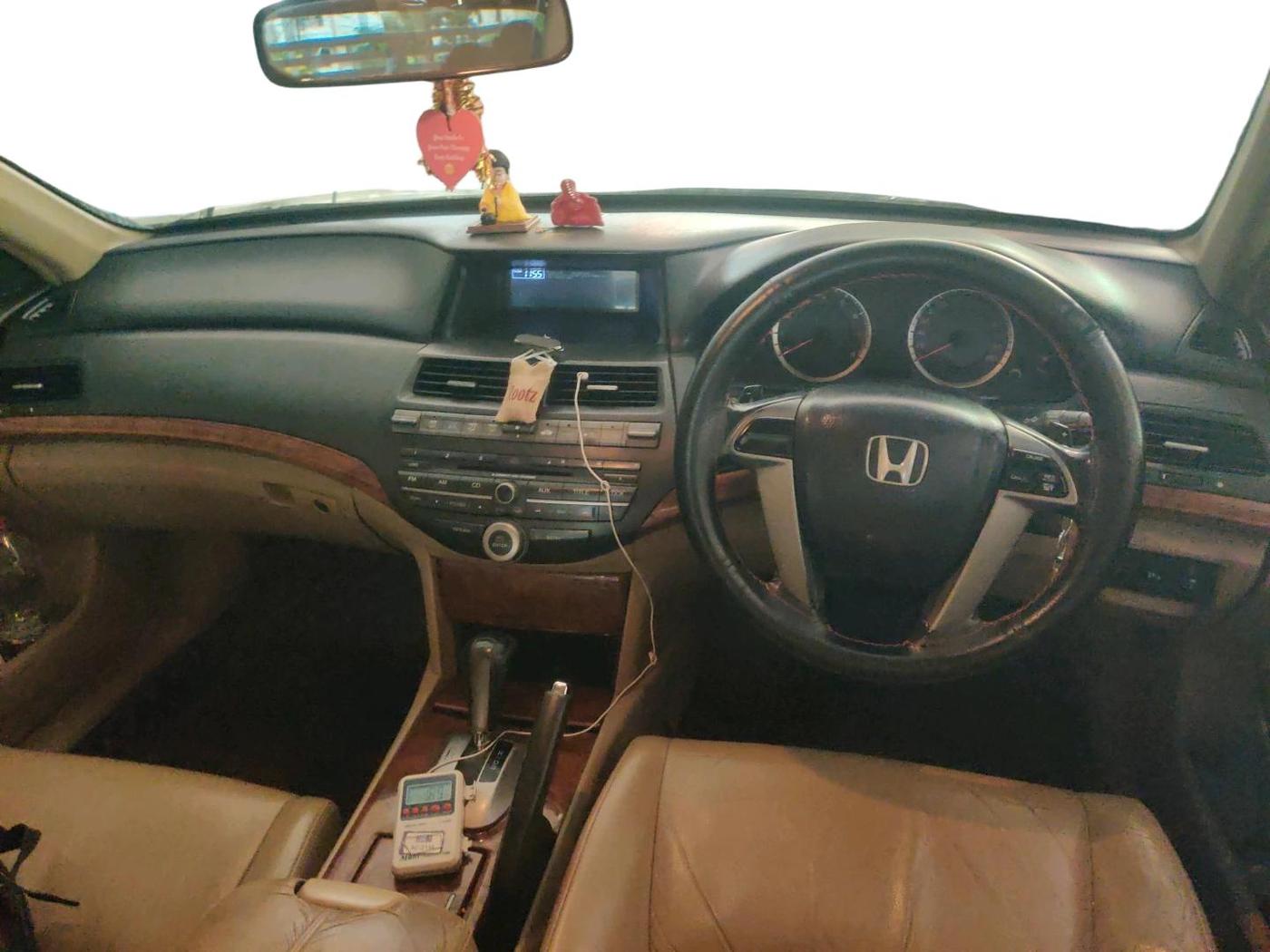 2012 Honda Accord 2.4L I-VTEC AT, Petrol, Automatic, 1,29,570 km, interior