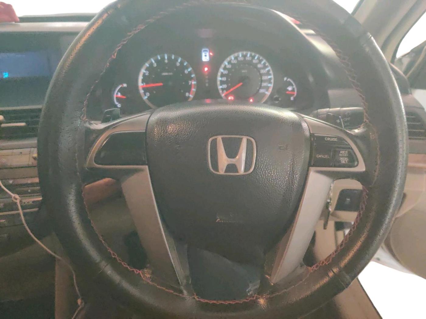 2012 Honda Accord 2.4L I-VTEC AT, Petrol, Automatic, 1,29,570 km, interior