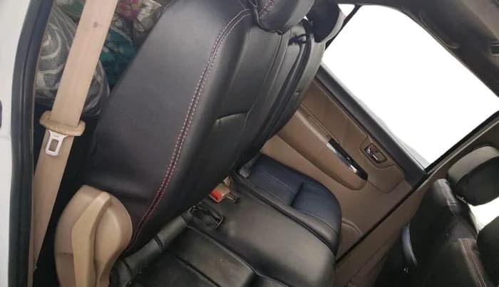 2012 Toyota Fortuner 3.0 4X2 MT, Diesel, Manual, 3,49,120 km, interior
