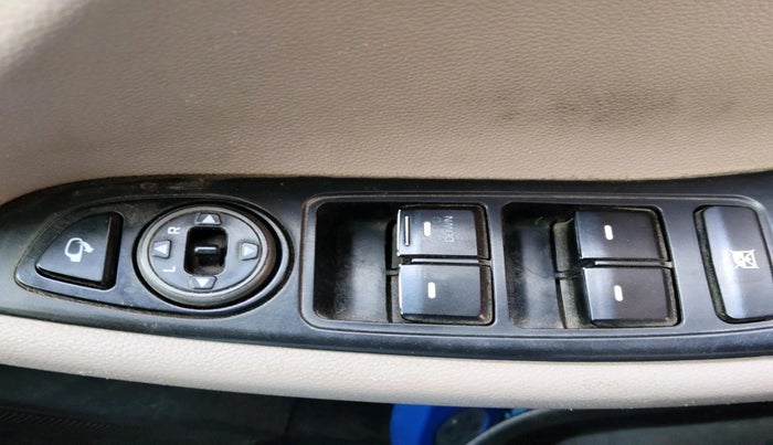 2017 Hyundai Elite i20 SPORTZ 1.2, Petrol, Manual, 1,01,875 km, interior