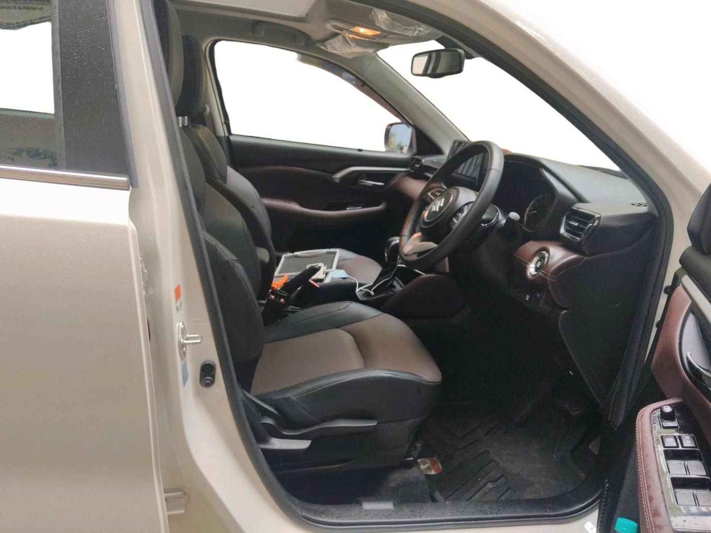 2024 Maruti Grand Vitara ALPHA SMART HYBRID AT, Petrol, Automatic, 6,968 km, interior