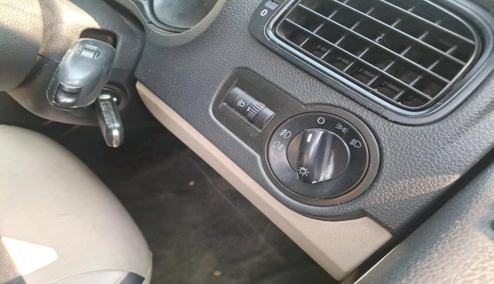 2012 Volkswagen Polo COMFORTLINE 1.2L, Diesel, Manual, 1,23,457 km, interior