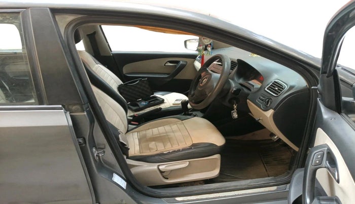 2011 Volkswagen Polo COMFORTLINE 1.2L, Diesel, Manual, 2,09,888 km, interior