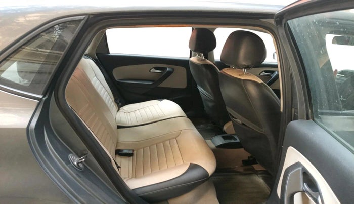 2011 Volkswagen Polo COMFORTLINE 1.2L, Diesel, Manual, 2,09,888 km, interior