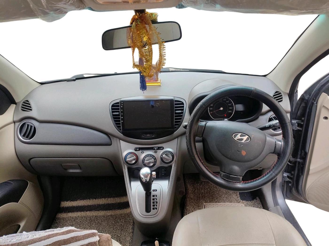 2012 Hyundai i10 SPORTZ 1.2 AT, Petrol, Automatic, 42,948 km, interior