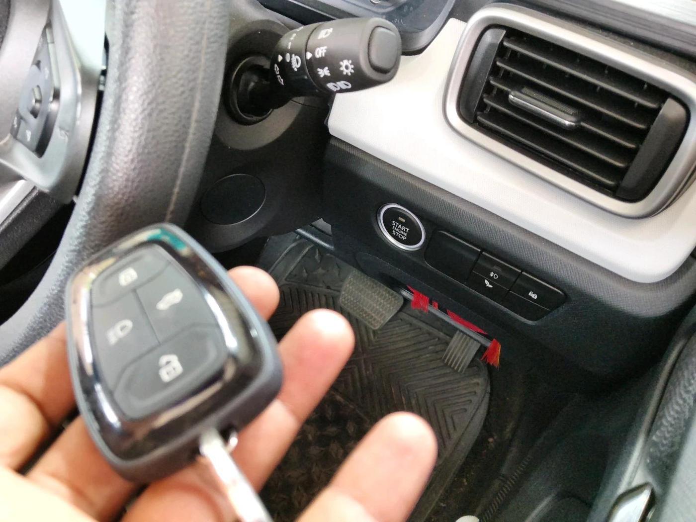 2025 Tata PUNCH Accomplished Plus (S) AMT, Petrol, Automatic, 5,929 km, interior