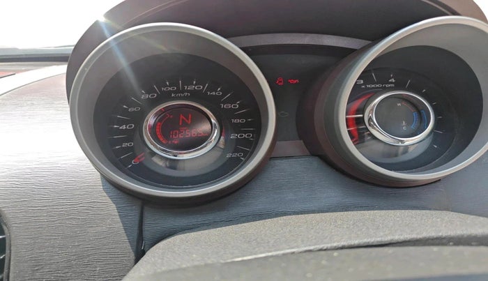 2014 Mahindra XUV500 W8, Diesel, Manual, 1,02,565 km, interior