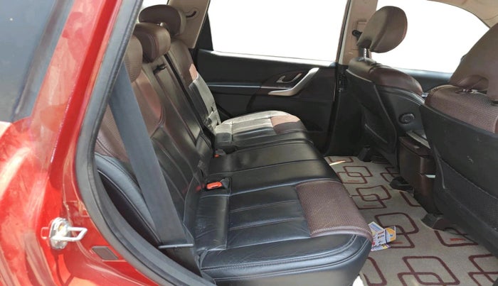 2014 Mahindra XUV500 W8, Diesel, Manual, 1,02,565 km, interior