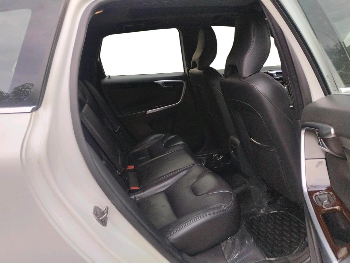 2015 Volvo XC 60 D5 SUMMUM, Diesel, Automatic, 1,53,768 km, interior