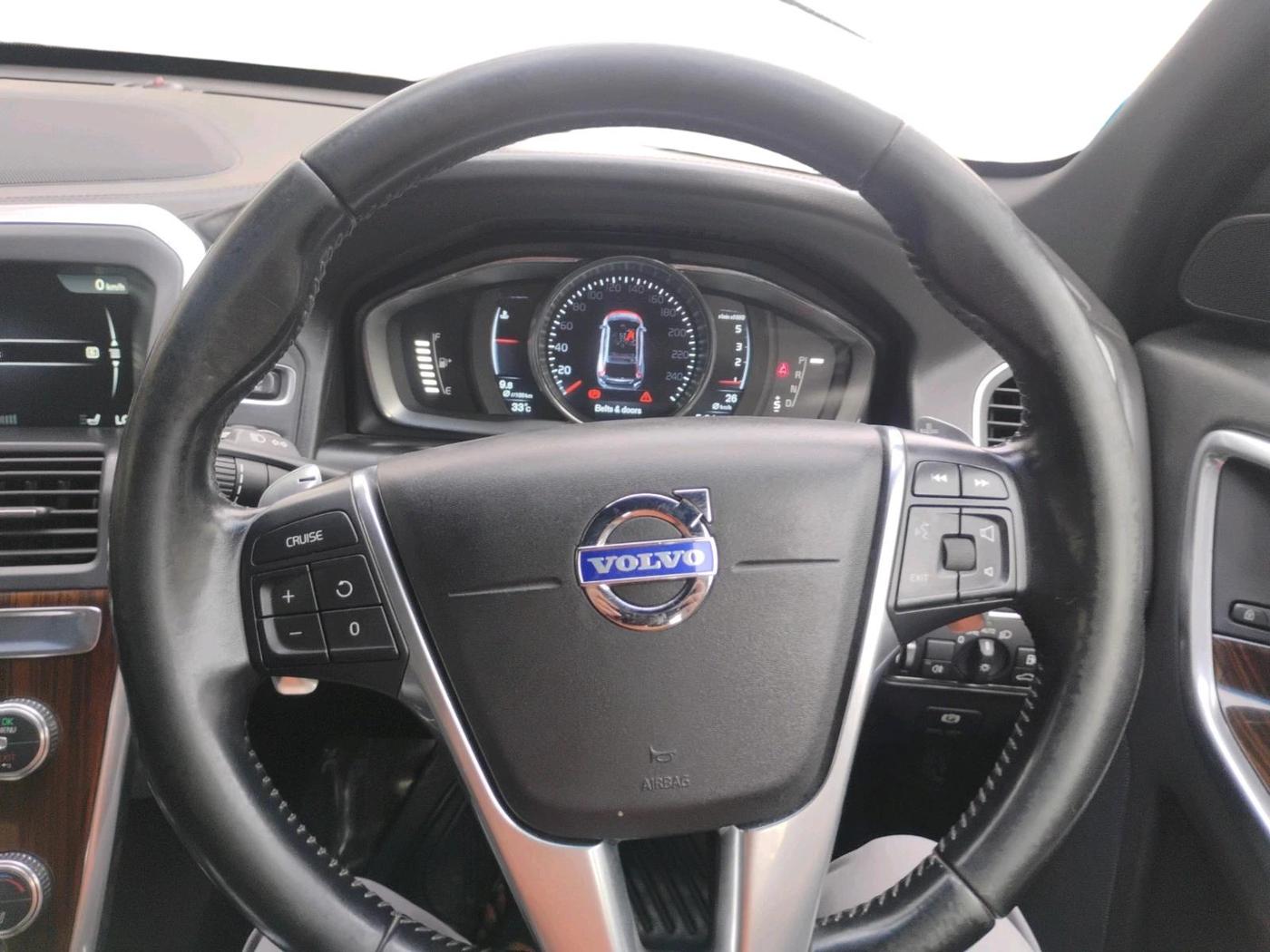 2015 Volvo XC 60 D5 SUMMUM, Diesel, Automatic, 1,53,768 km, interior