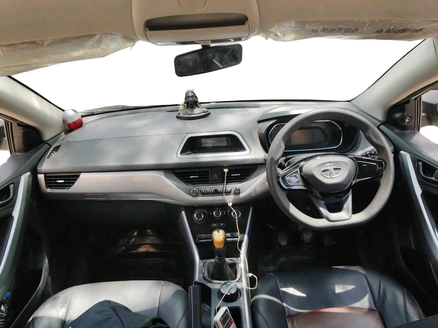 2020 Tata NEXON XM PETROL, Petrol, Manual, 86,466 km, interior