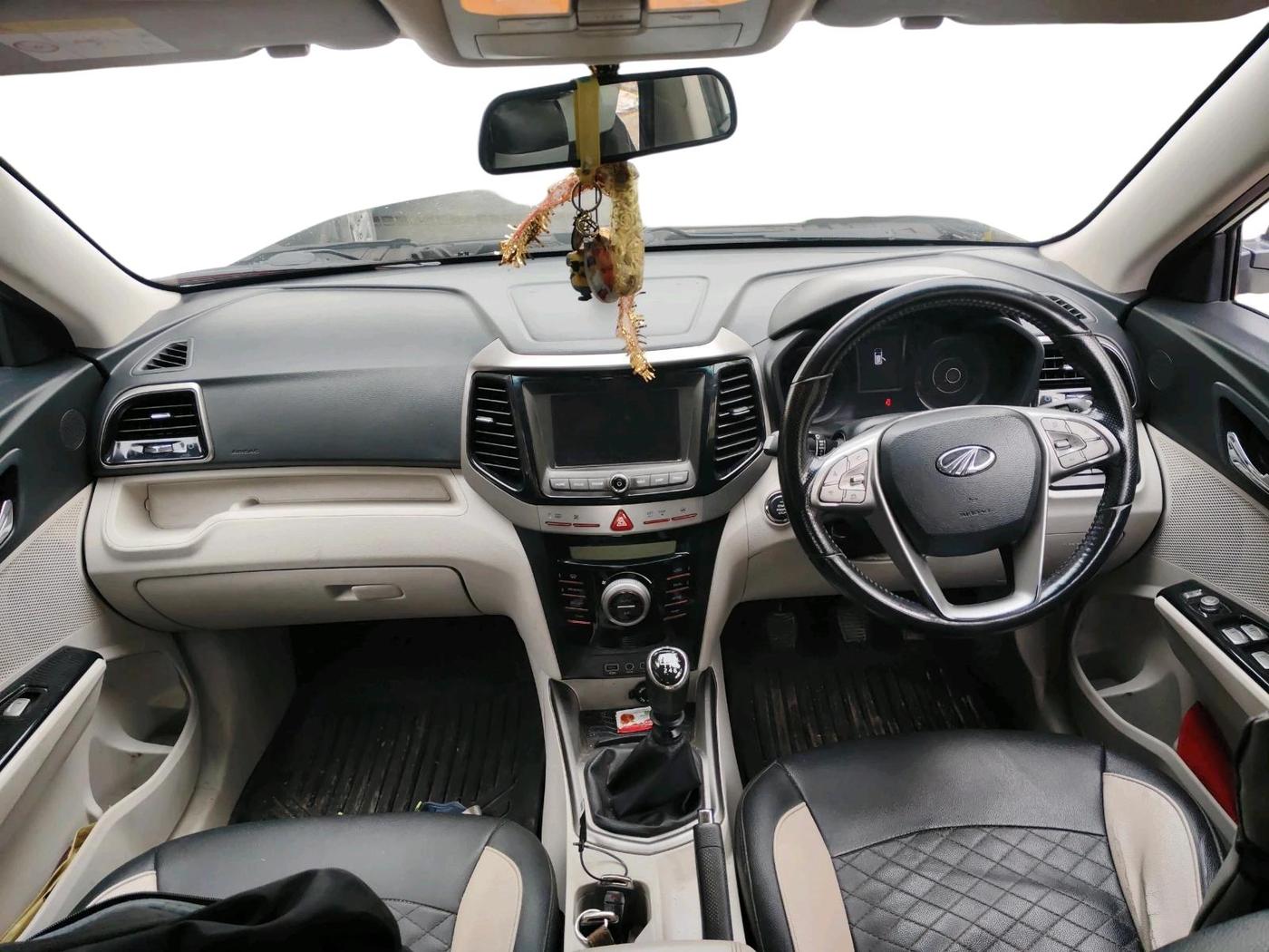 2019 Mahindra XUV300 W8 1.5 DIESEL, Diesel, Manual, 90,474 km, interior