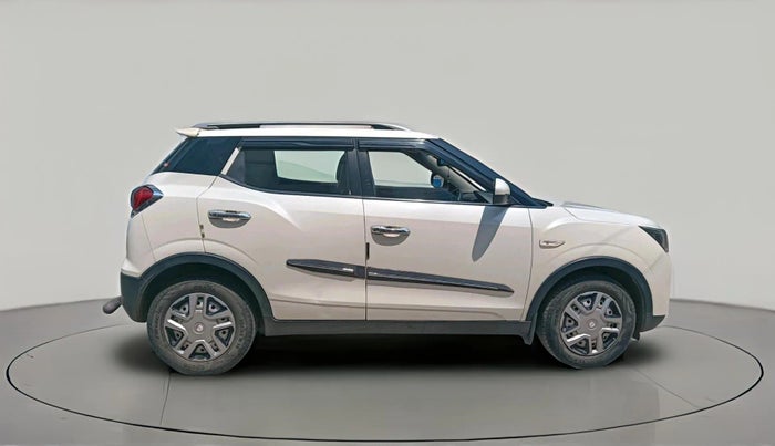 2021 Mahindra XUV300 W4 1.5 DIESEL, Diesel, Manual, 1,10,743 km, exterior