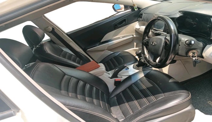 2021 Mahindra XUV300 W4 1.5 DIESEL, Diesel, Manual, 1,10,743 km, interior