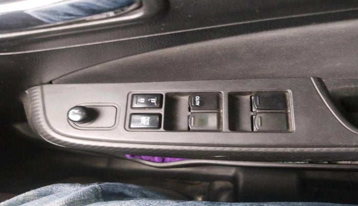 2021 Maruti Swift VXI, Petrol, Manual, 27,986 km, interior