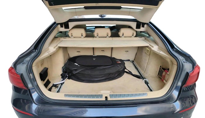 2017 BMW 3 Series  GT 320d Luxury Line, Diesel, Automatic, 92,001 km, exterior