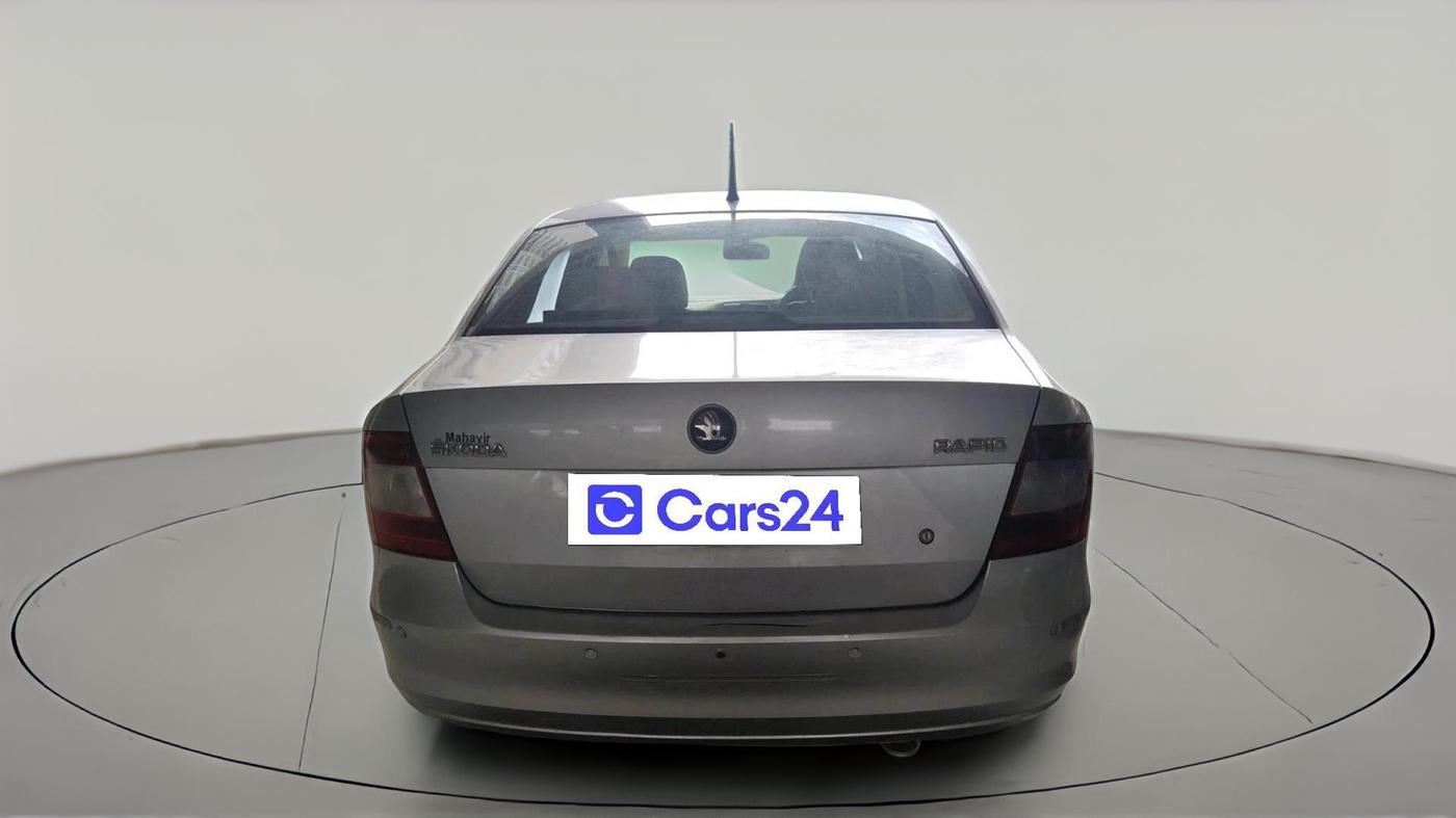 2014 Skoda Rapid AMBITION 1.6 TDI CR MT PLUS, Diesel, Manual, 1,25,431 km, exterior