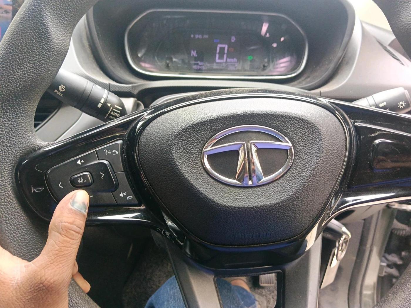 2022 Tata NEXON XMA SUNROOF DIESEL, Diesel, Automatic, 46,549 km, interior