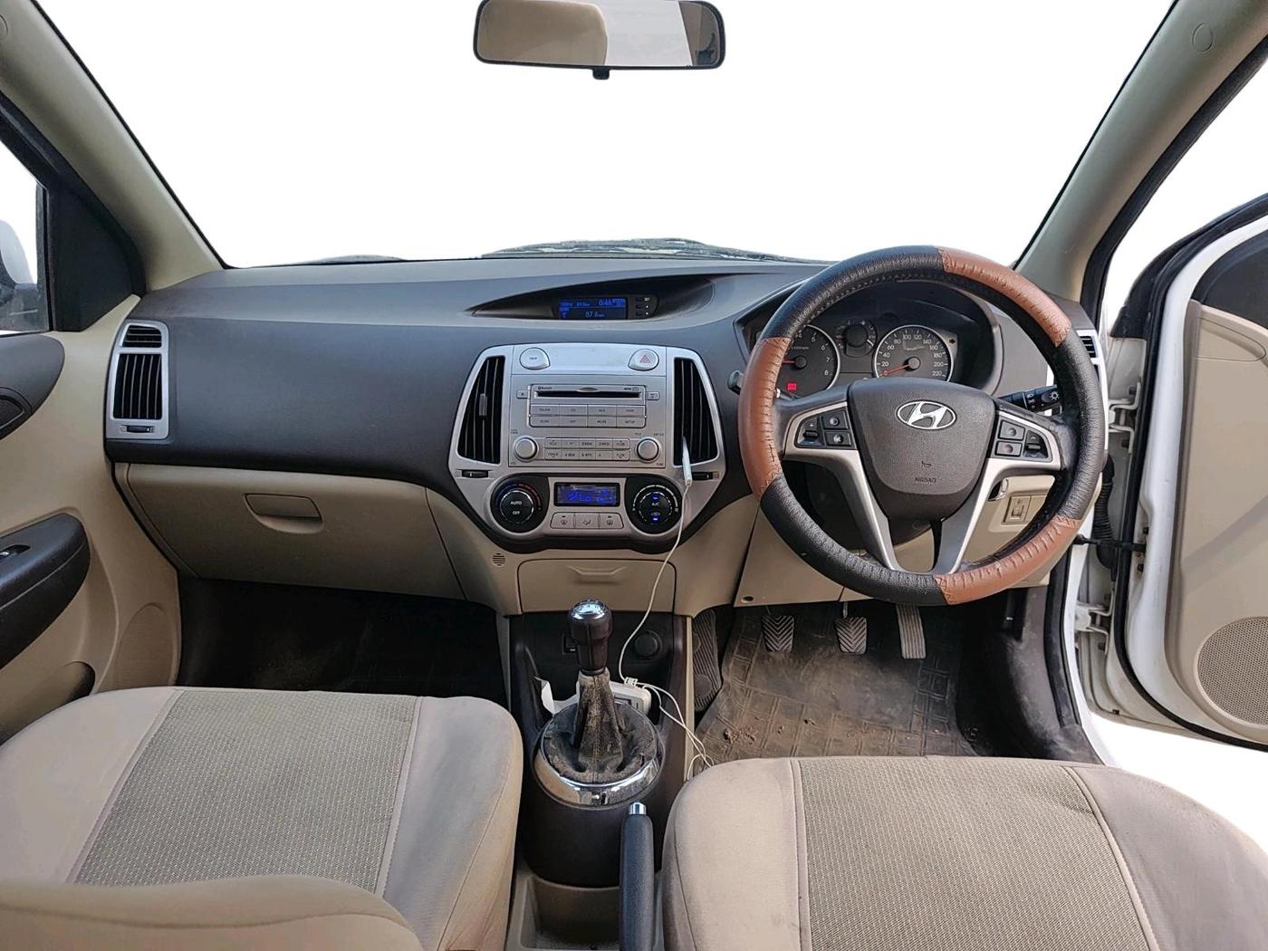 2011 Hyundai i20 SPORTZ 1.2, Petrol, Manual, 48,349 km, interior