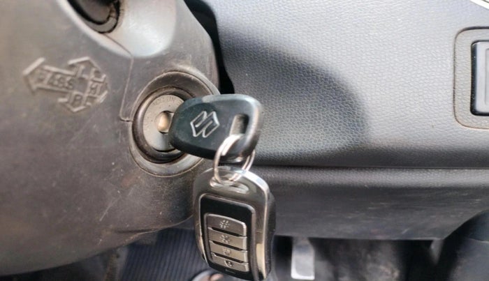 2007 Maruti Swift VXI 1.3, Petrol, Manual, 77,274 km, interior