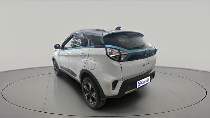 2022 Tata NEXON EV XZ PLUS LUX, Electric, Automatic, 1,13,037 km, exterior