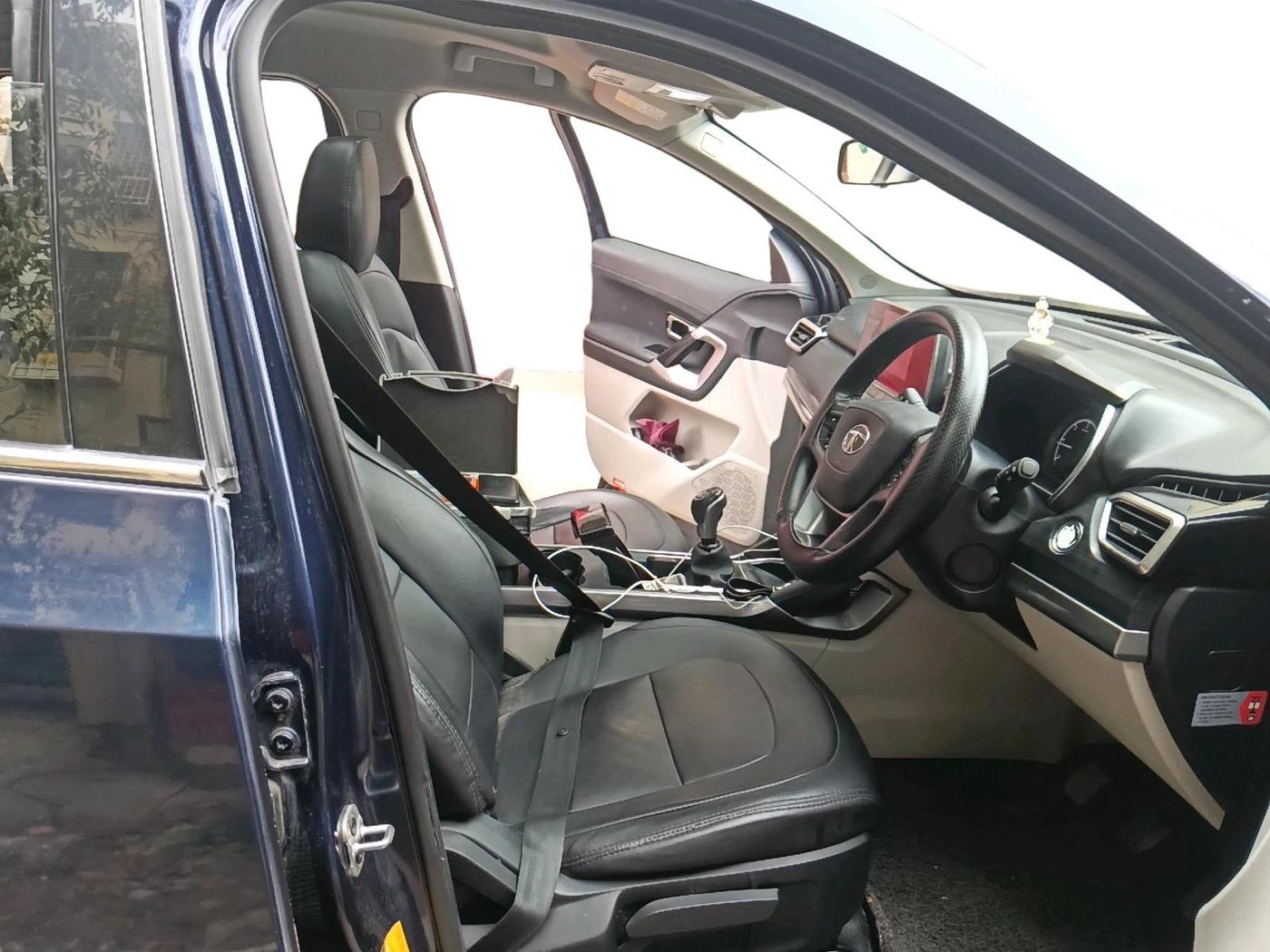 2021 Tata Safari XT PLUS, Diesel, Manual, 54,044 km, interior