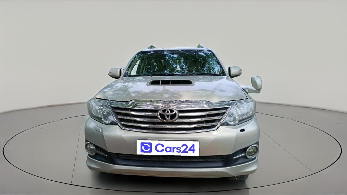 2014 Toyota Fortuner 3.0 4X2 AT, Diesel, Automatic, 1,04,018 km, exterior