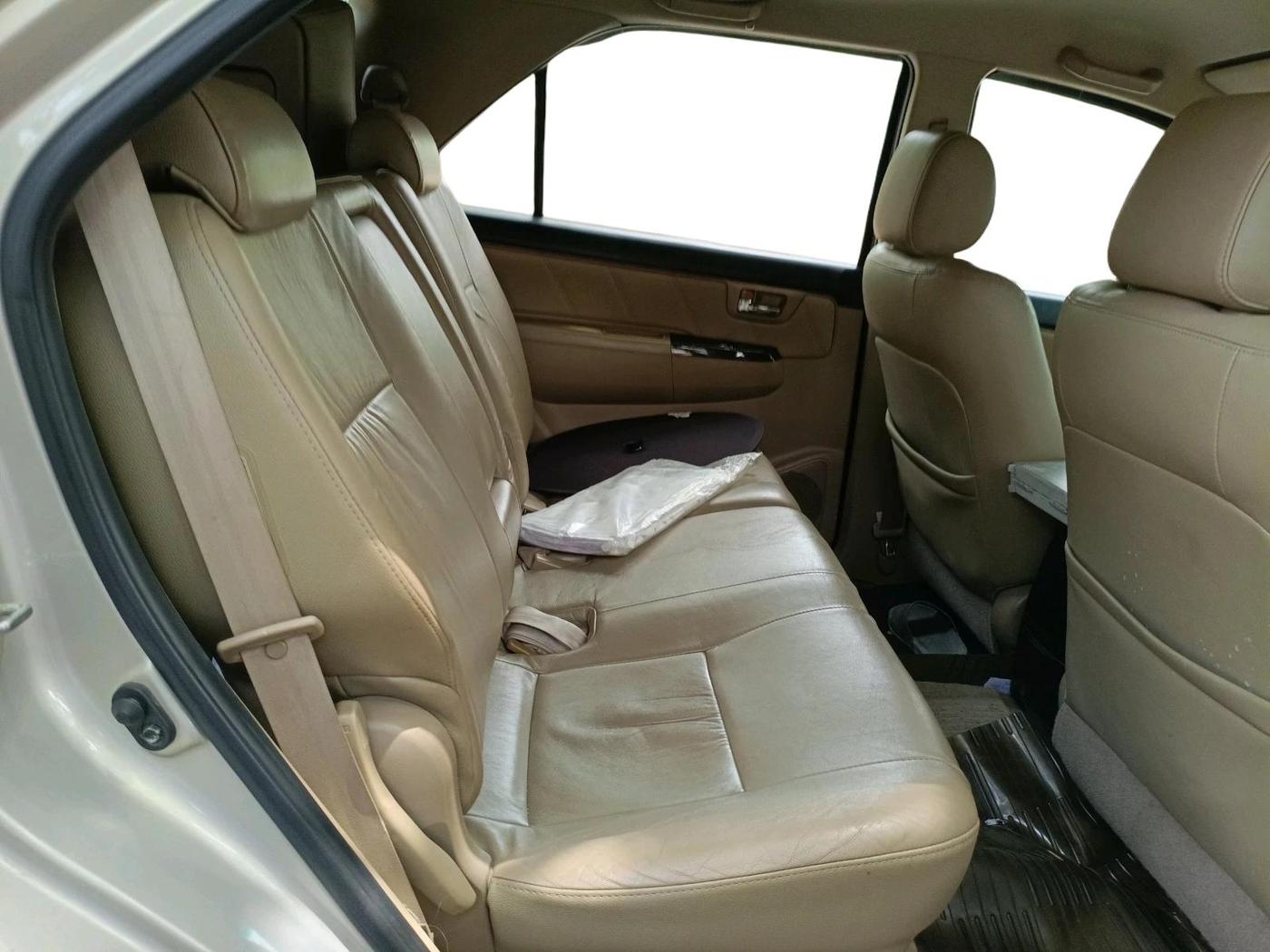 2014 Toyota Fortuner 3.0 4X2 AT, Diesel, Automatic, 1,04,018 km, interior