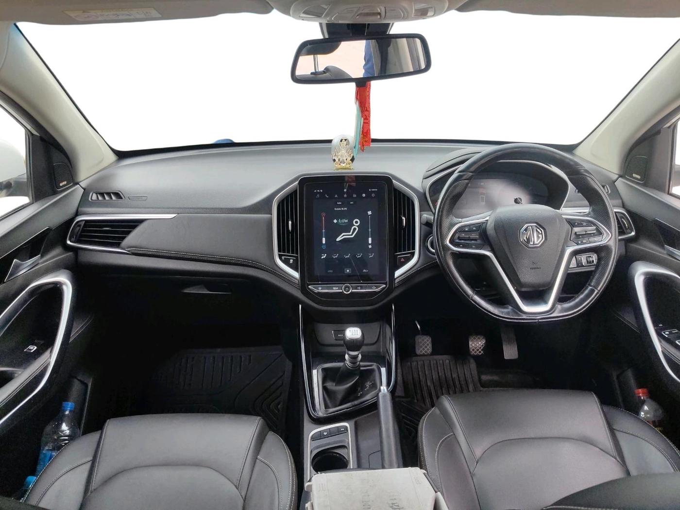 2019 MG HECTOR SHARP 2.0 DIESEL, Diesel, Manual, 1,15,937 km, interior